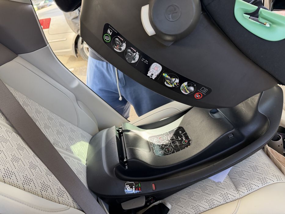 Автокрісло Cybex Aton