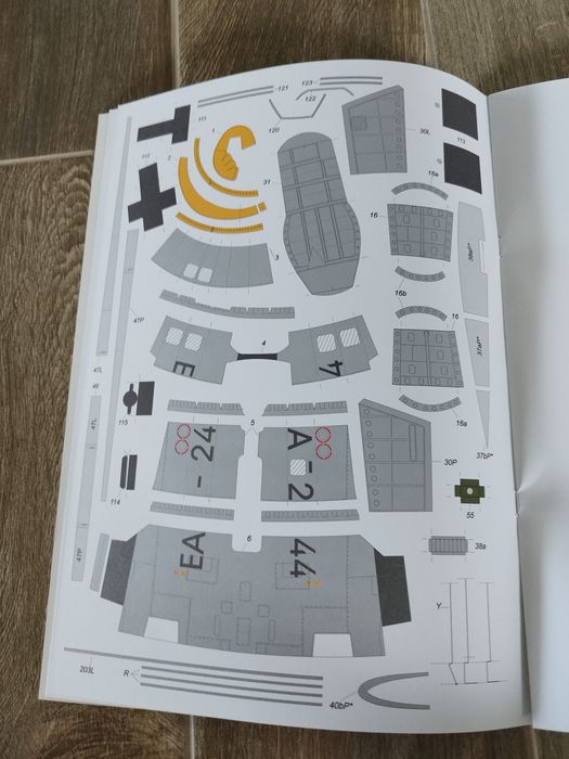 Model kartonowy RF-84F Thunderflash