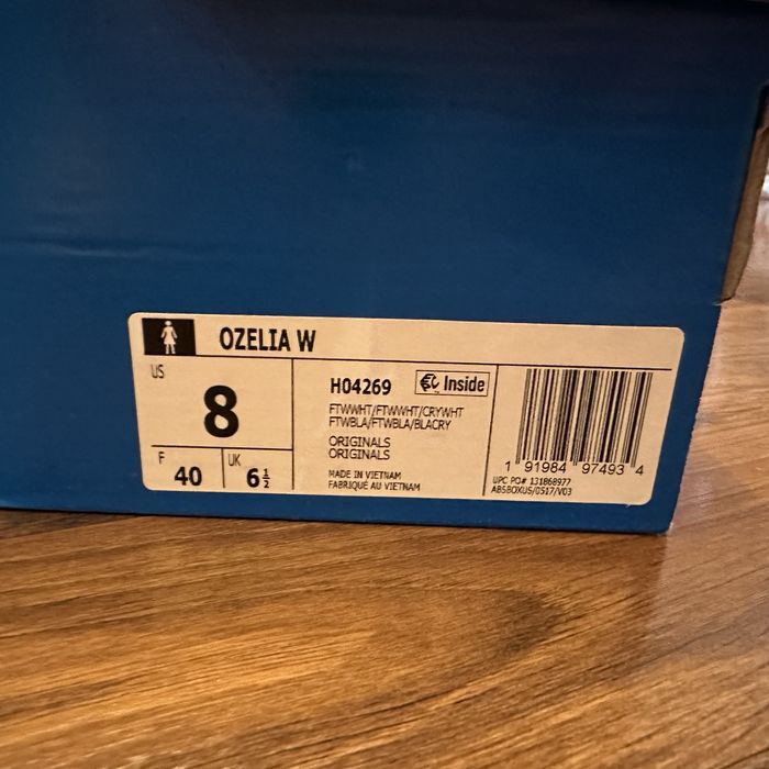 Кросівки Adidas Ozelia 8 розмір