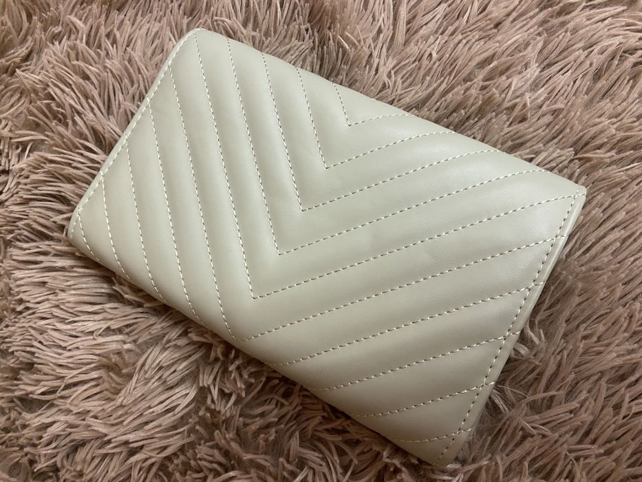 Мятный клатч Chanel