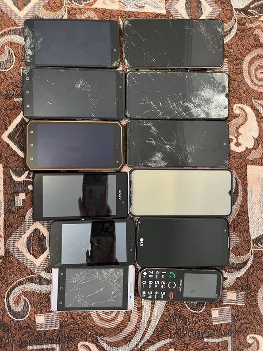 Смартфони робочі та на запчастини