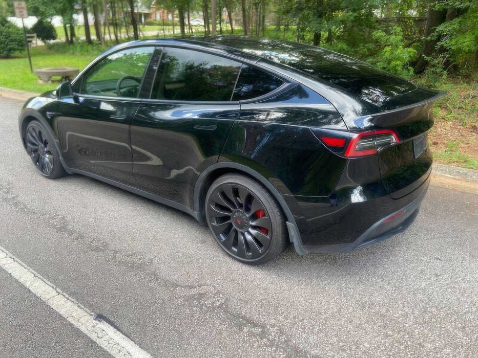 Tesla Model Y Performance      2022