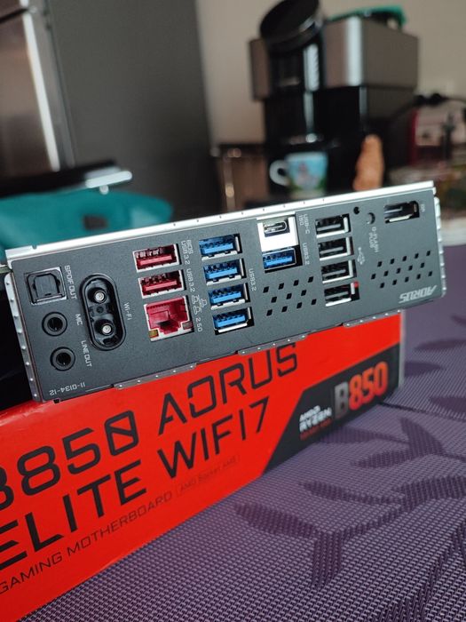Материнська плата Gigabyte B850 AORUS ELITE WIFI7