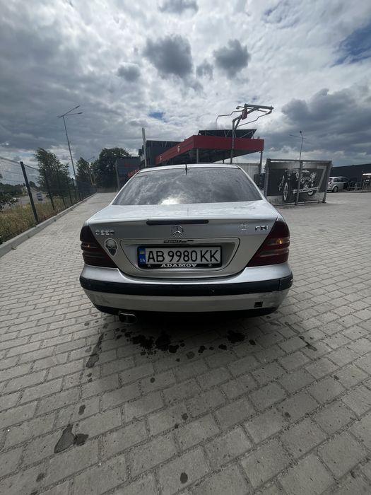 Мерседес 2,2дизель w203