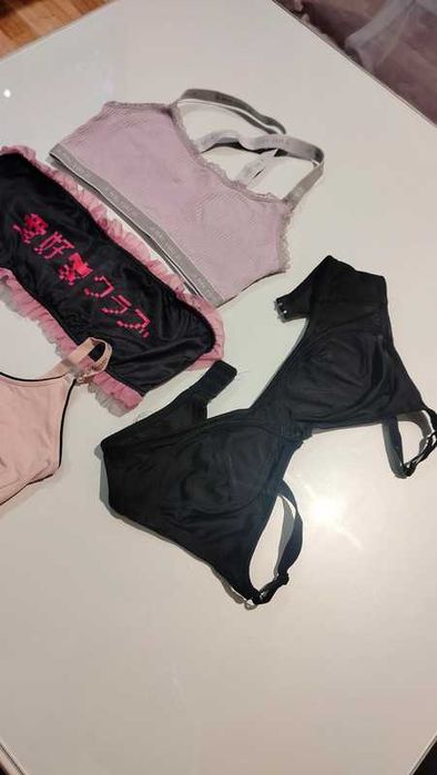 ZestaW 4 biustonosz miękki sportowy croptop komplet anime dziewczynki