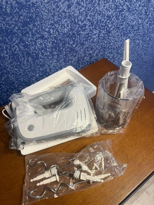 Продам Міксер Bosch MFQ36490