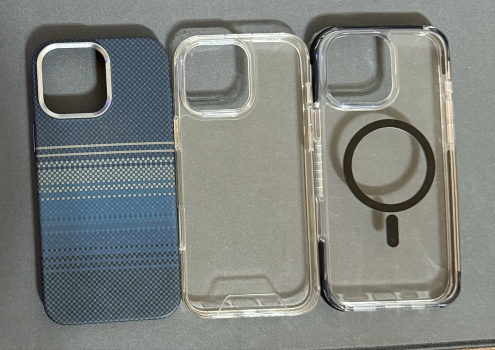 Продам чехли на IPhone 16 Pro Max