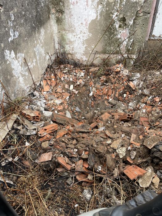 Demoliçoes desaterros