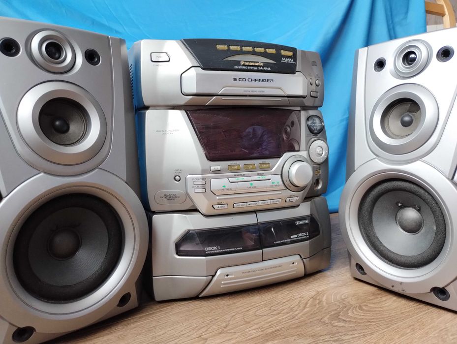 Потужний 700 Вт Panasonic AK-45 ( Блютуз - AUX ) Внутри сабы сабвуферы