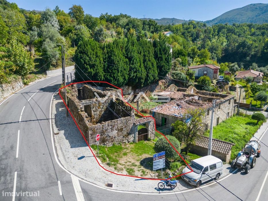 Moradia para Restaurar T0 Venda em Chorense e Monte,Terras de Bouro