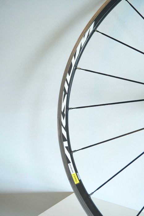 Roda dianteira Mavic Akisum