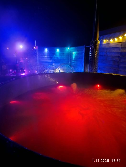 Komfortowy Domek 1 nad jeziorem Dadaj przy plaży z prywatnym pomostem