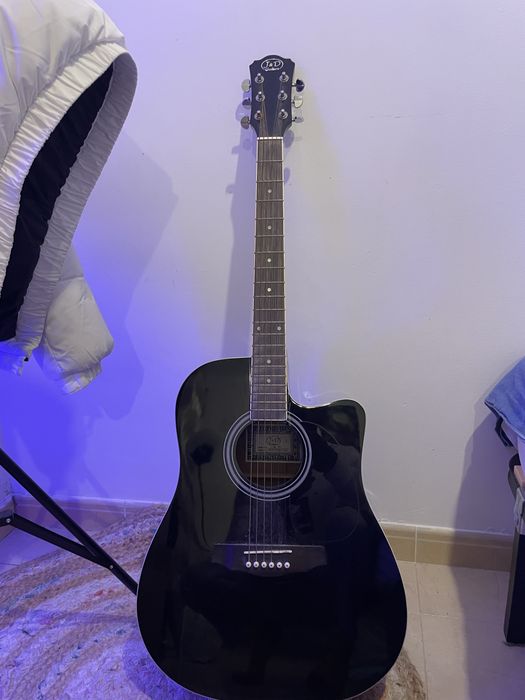 Violão com cordas de aço