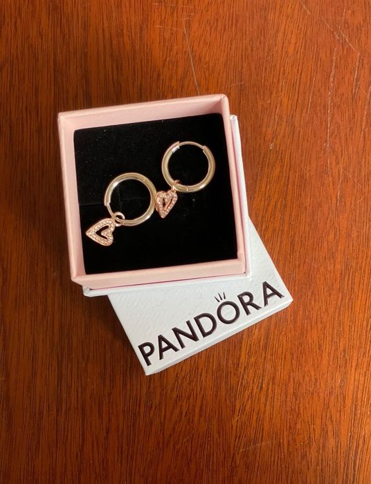 Сережки Pandora з підвіскою у вигляді серця, вживані