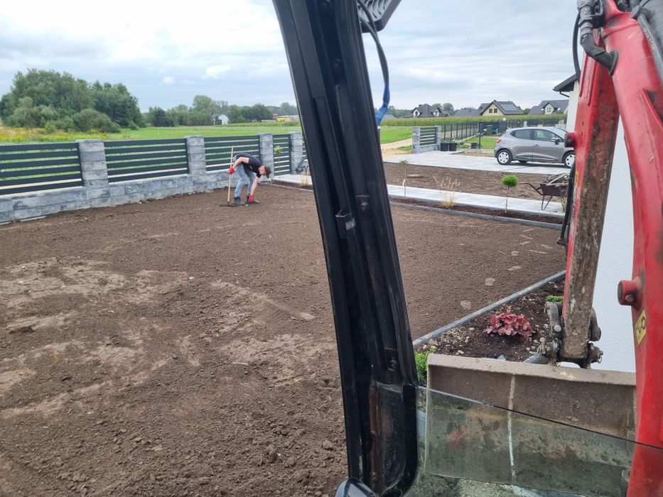 Usługi koparko-ładowarką oraz minikoparką. Przyłącza Wod-Kan.