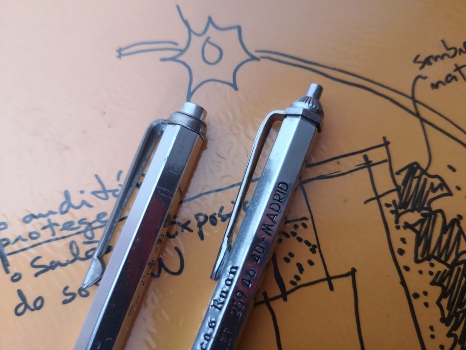 Lapiseira 2mm e caneta For Ever