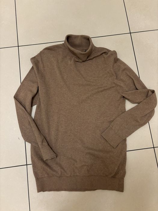 Bezowy karmelowy golf uniwersalny