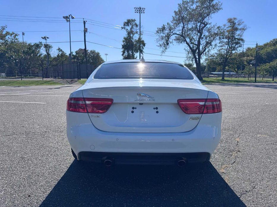 Jaguar XE 25t Prestige      2018