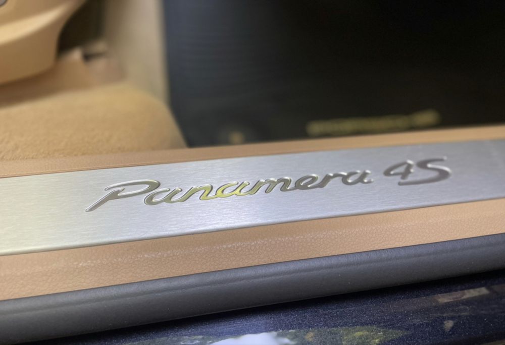 Продам авто Porsche Panamera 4S