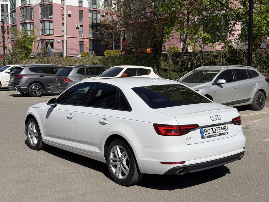 Ауді А4 2017 рік 2.0 бензин автомат