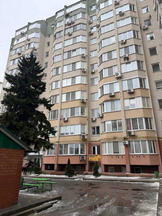 Продам велику 2-кімнатну квартиру в новобудові з ГАЗОМ на Таїрова, вул. Костанді