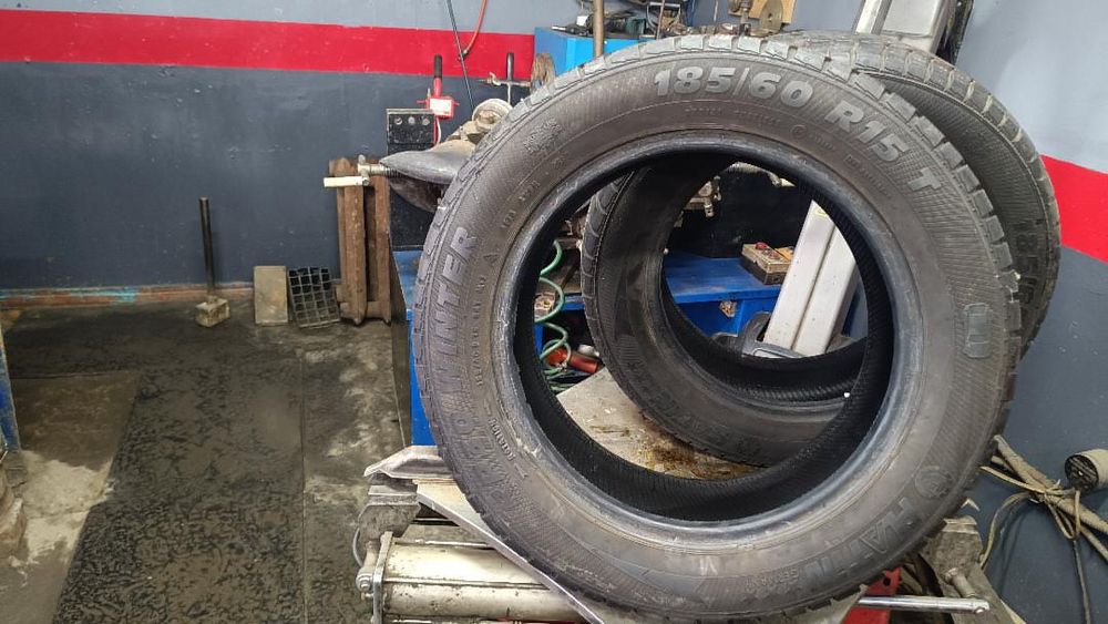 Продам резину 185/60 R15 зимова