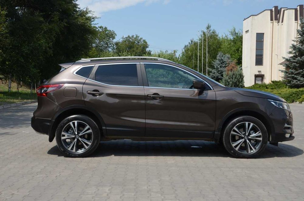 Продам NISSAN QASHQAI 2.0 AWD 2017 года выпуска