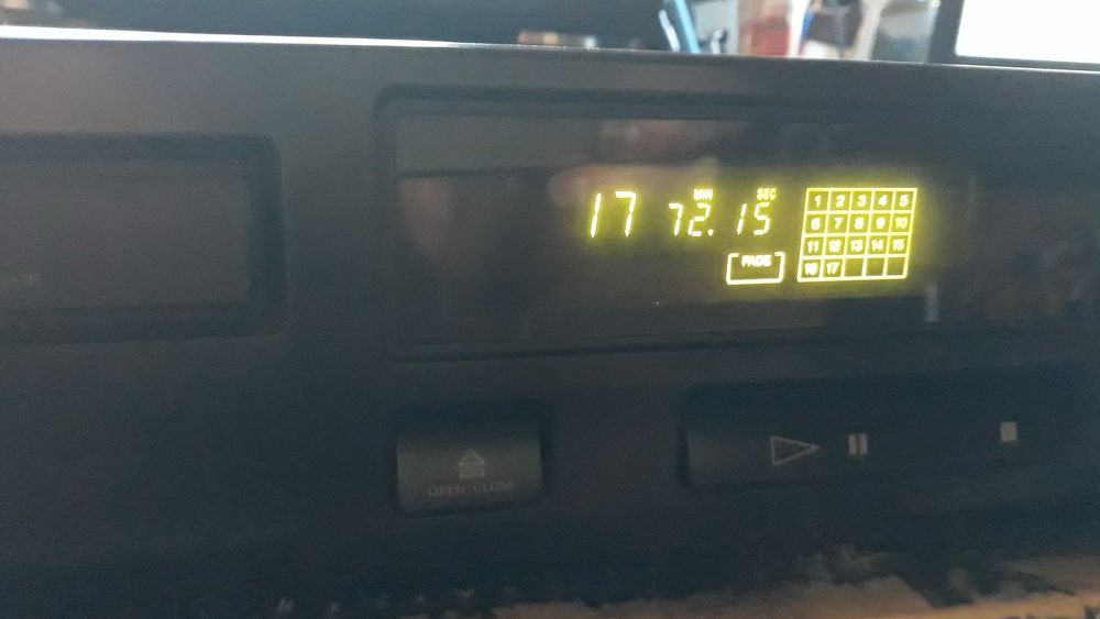 Sony CDP-212  проигрователь cd дисков \документы\ с Германии