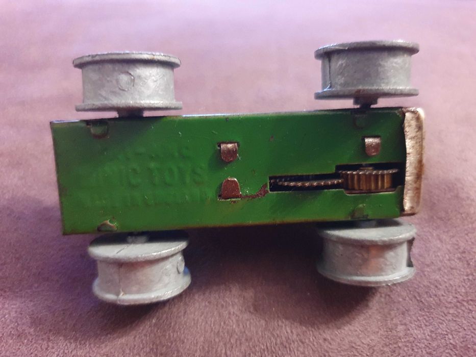 1940/50 Tractor de lata Minic Toys Tri-Anc de corda