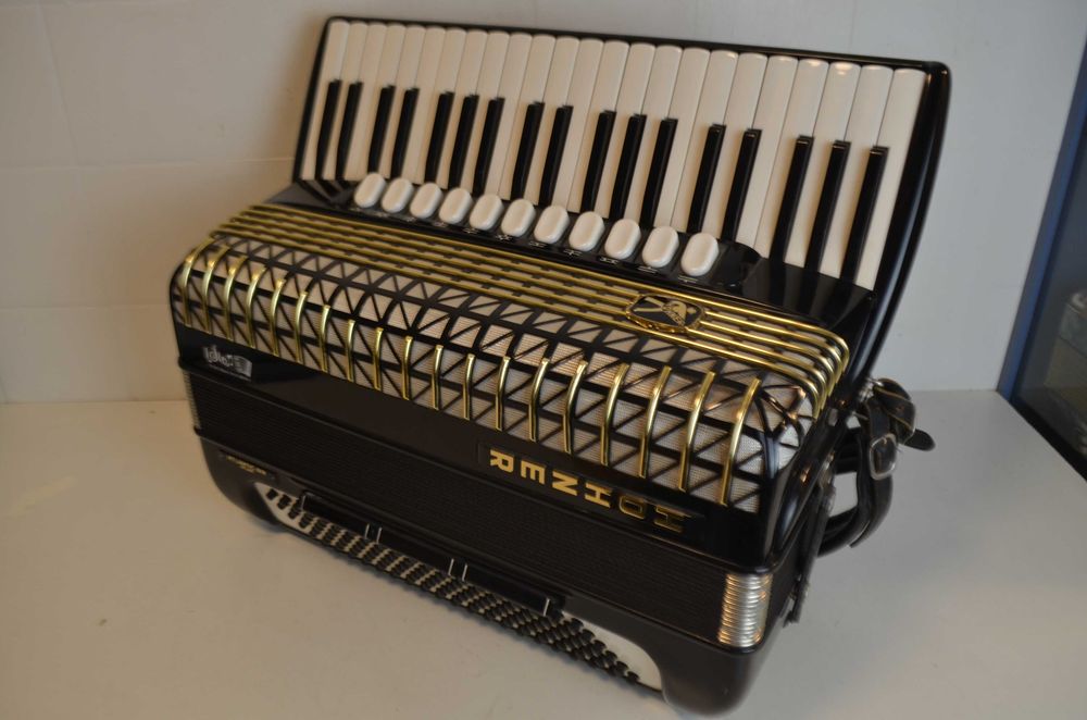 Acordeao Hohner Atlantik IV 4 Voz 120 Baixos, N 226