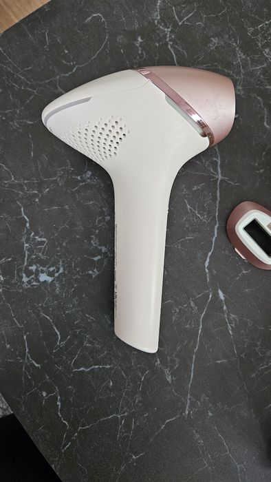 Depilator laserowy Philips Lumea 9900 IPL BRI977/00