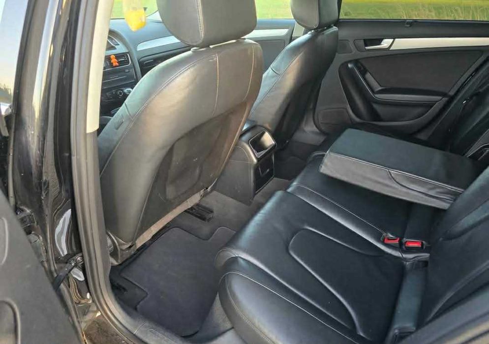 Samochod audi a4b8