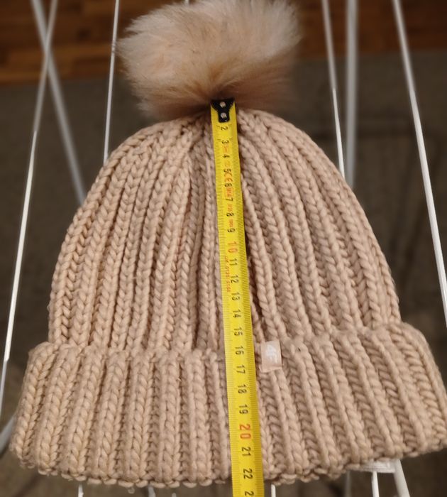 4F S/M Pastelowa różowa czapka damska ciepła twarzowa