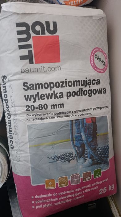 2 sztuki wylewki samopoziomujacej/ świeża z października