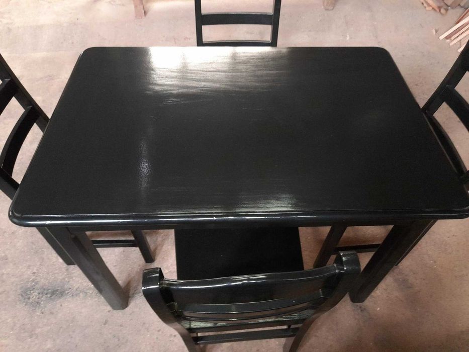 Table and Four Chairs64729970336386123