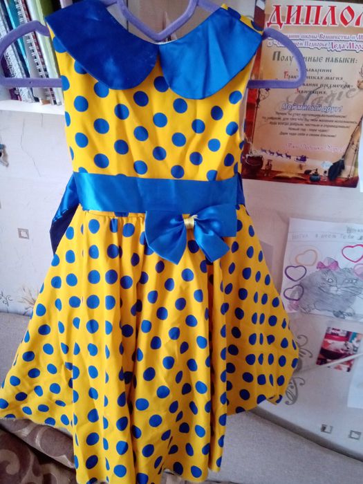 Шикарное платье на 5-7 лет