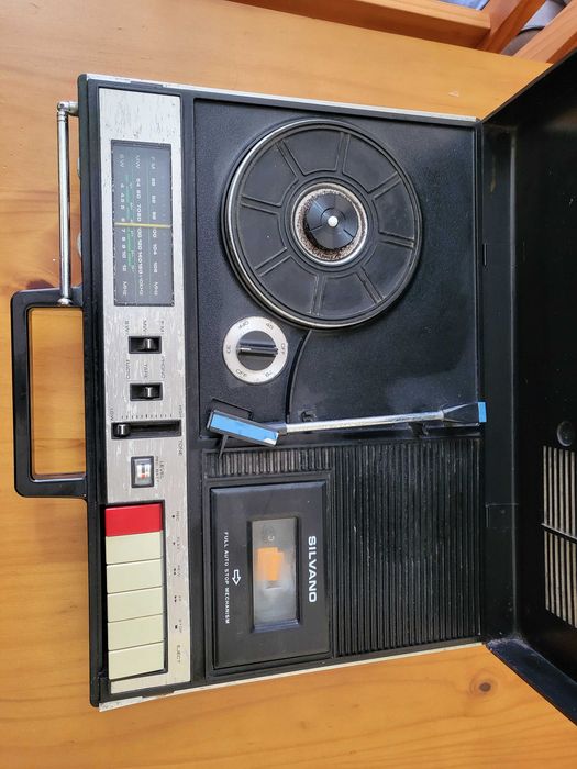 Plays records with suitcase63825766993281121