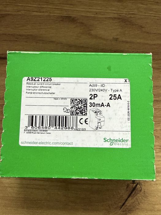 8x Schneider Electric Wyłącznik różnicowoprądowy Acti9 serii iID, A9Z21225 Okazja!