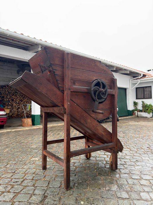 Tarara Antiga em Madeira para Milho e Cereais | Peça Agrícola Tradicional Portuguesa | Coleção | Decoração
