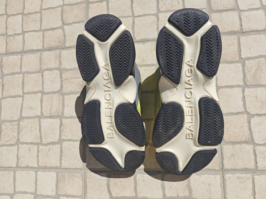 Balenciaga Triple S Neon