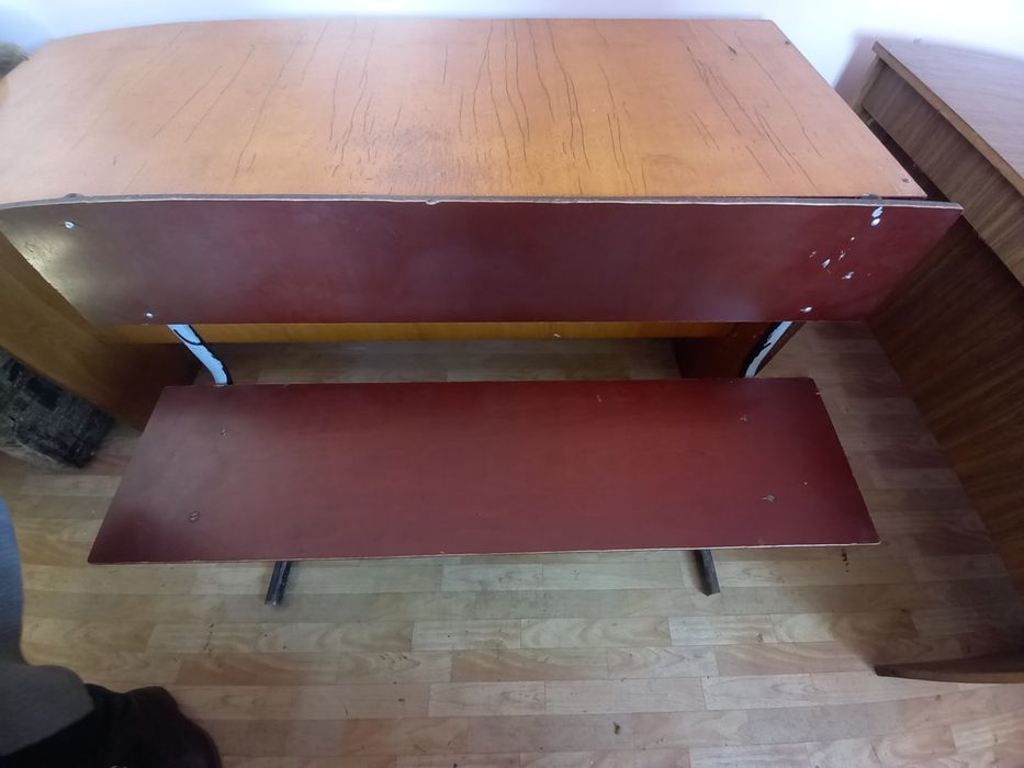 Продам     лавку та столи