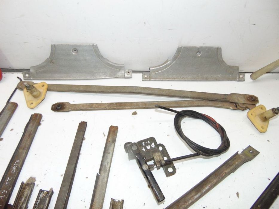 datsun 1200 fechos das portas e + peças