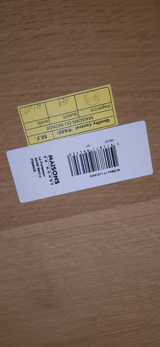 Secretária de madeira e metal da marca Maison du Monde.