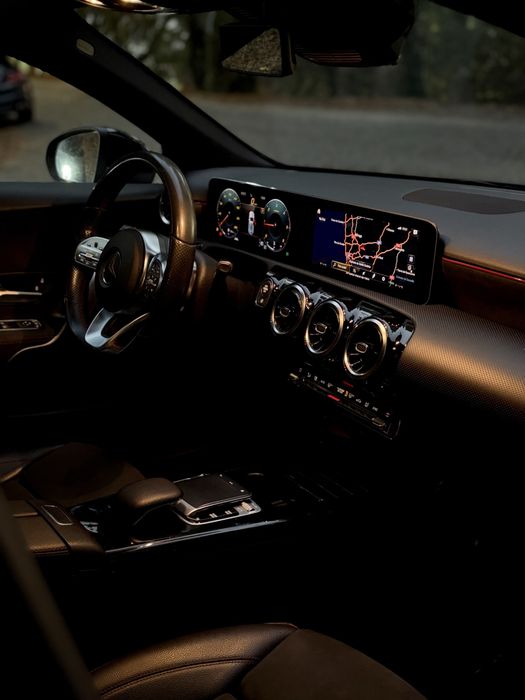 MERCEDES-BENZ A180d AMG 7G Tronic