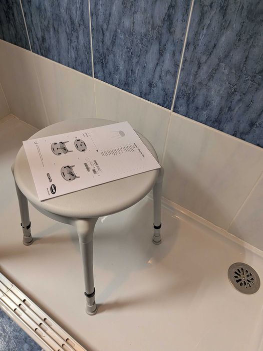Banco de banho - Aquatec disk on dot invacare