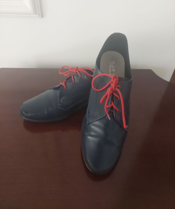 Eleganckie granatowe buty dla chłopca r.32, wizytowe