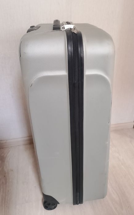 Большой чемодан CANGOL  с дефектом