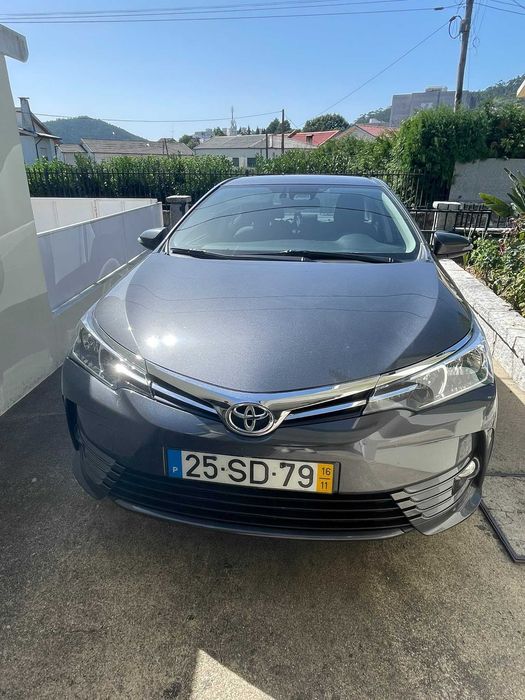 Toyota Corolla de 2016 a gasolina foto 2
