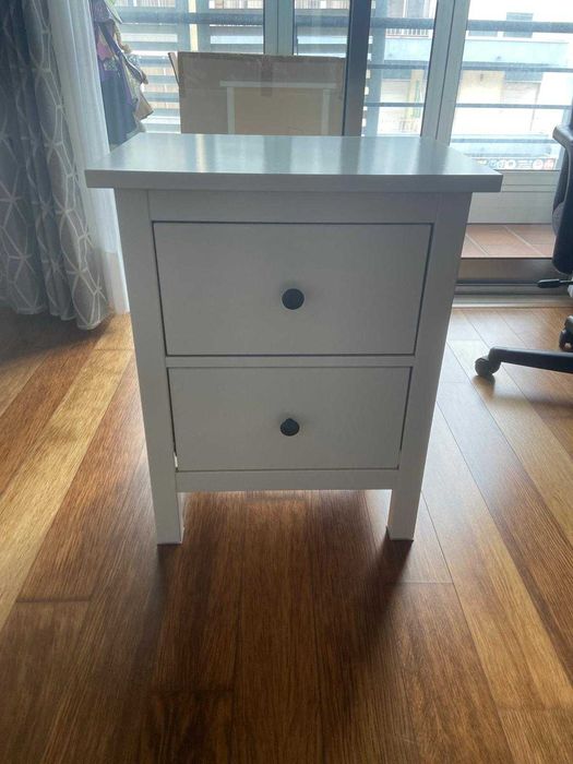 Mesa de Cabeceira em Ótimo Estado