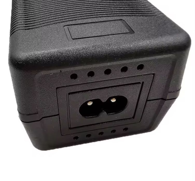 Зарядний пристрій 12,6V 5A для 3S Li-ion акумуляторів 18650 21700 і тд